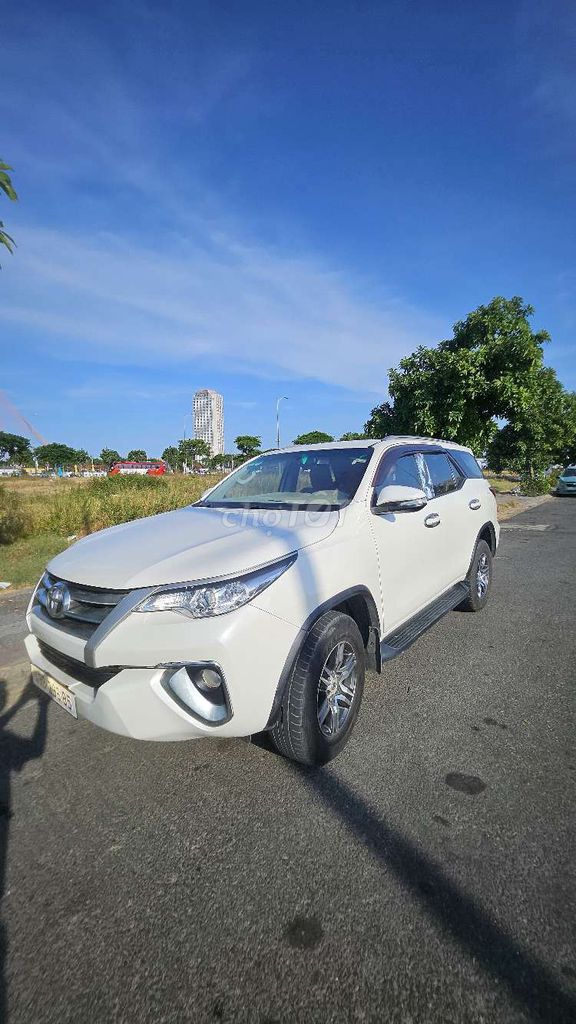 Toyota Fortuner - ảnh 2