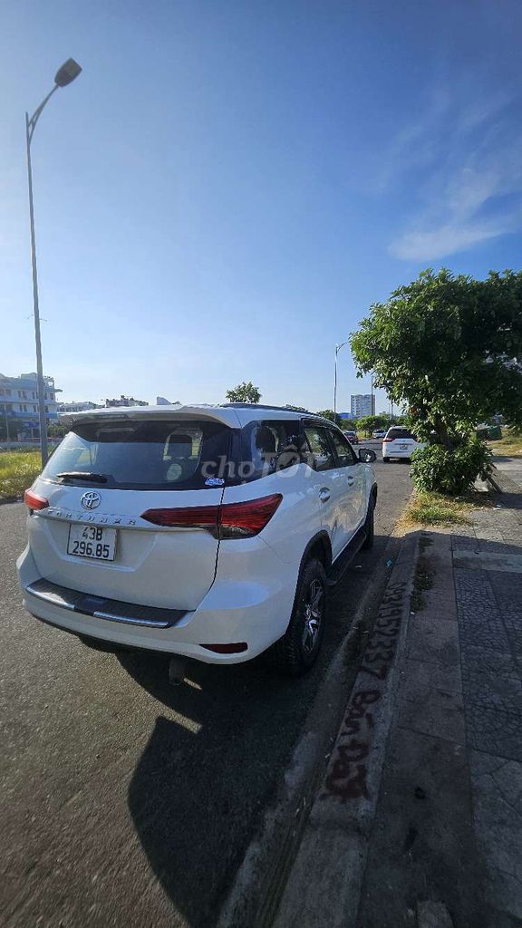 Toyota Fortuner - ảnh 3