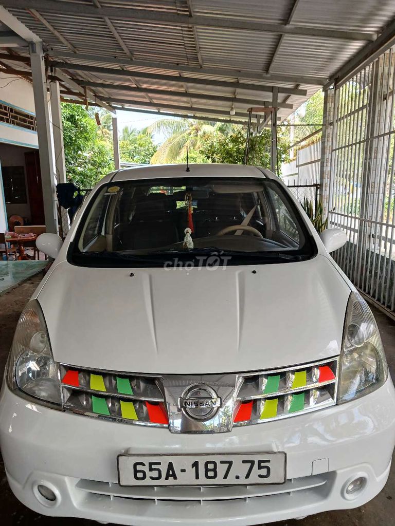 Nissan Grand livina 2011 - ảnh 1