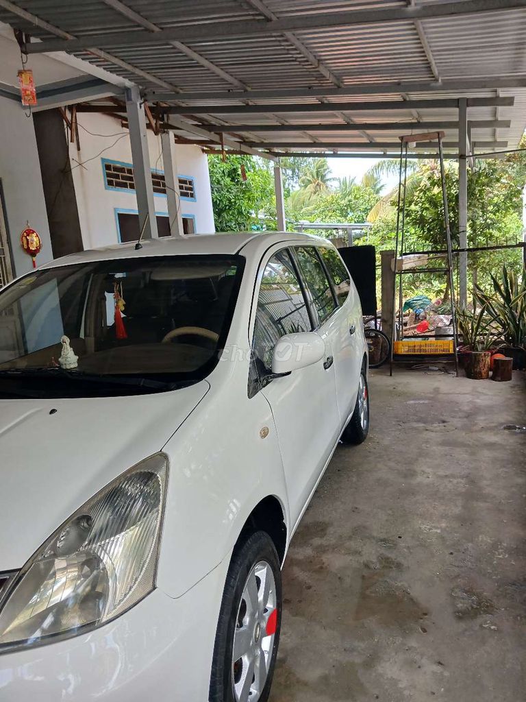 Nissan Grand livina 2011 - ảnh 2