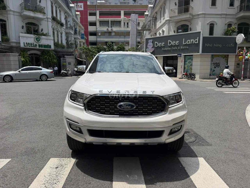 Ford Everest 2022 - ảnh 1