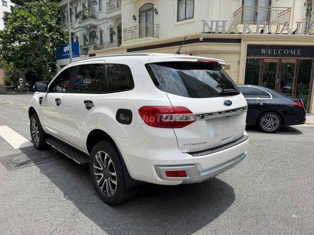 Ford Everest 2022 - ảnh 2