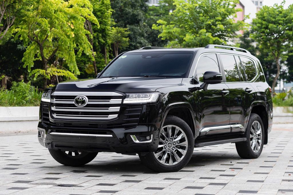 Toyota Land Cruiser LC300 2025 - ảnh 1