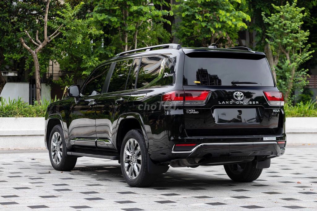 Toyota Land Cruiser LC300 2025 - ảnh 3