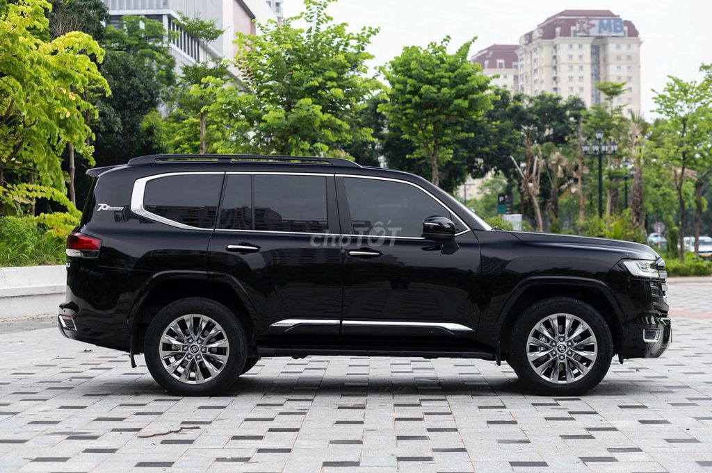 Toyota Land Cruiser LC300 2025 - ảnh 4