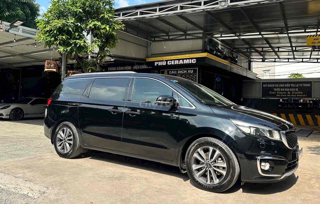 Kia Sedona - ảnh 4