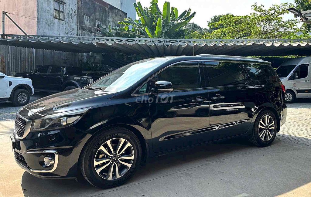 Kia Sedona - ảnh 5