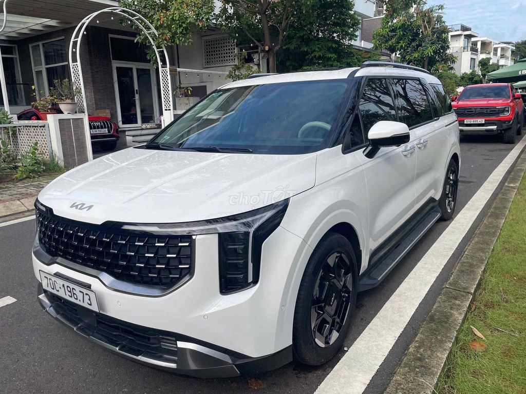 Kia Carnival 2025 - ảnh 1
