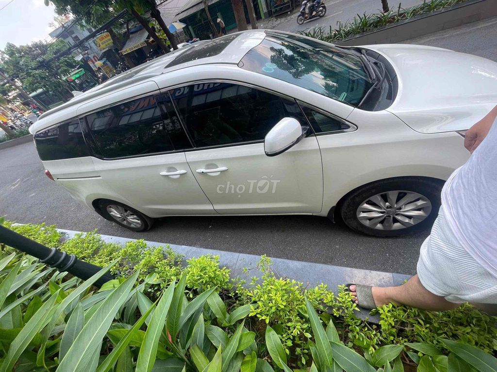 Kia Sedona 2015 - ảnh 2