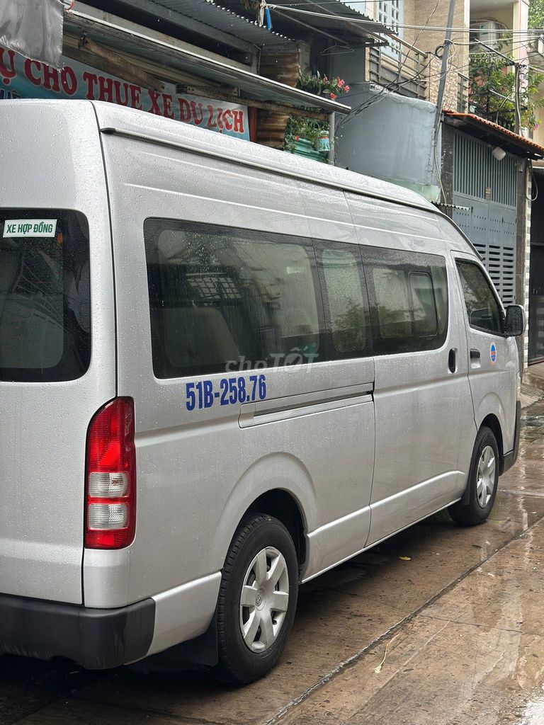 Toyota Hiace 2017 - ảnh 3
