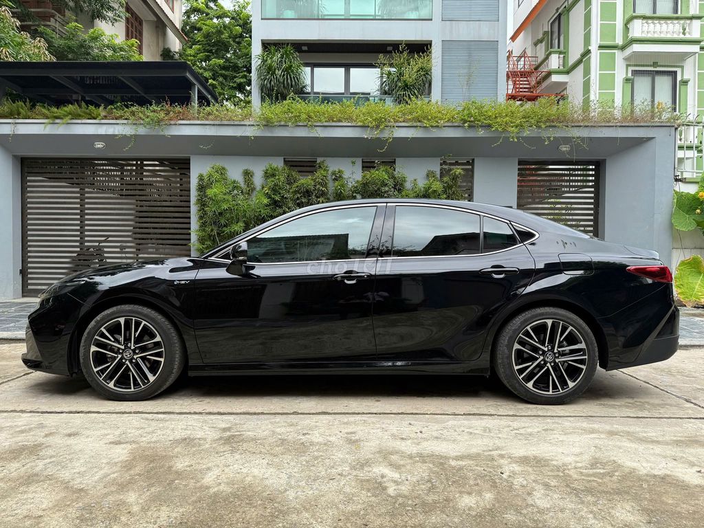 Toyota Camry 2025 - ảnh 3
