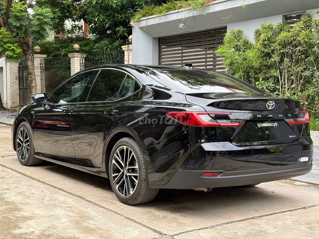Toyota Camry 2025 - ảnh 4