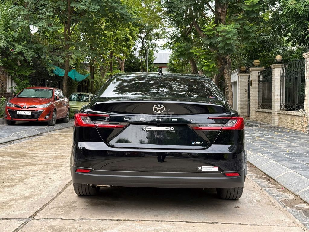 Toyota Camry 2025 - ảnh 5