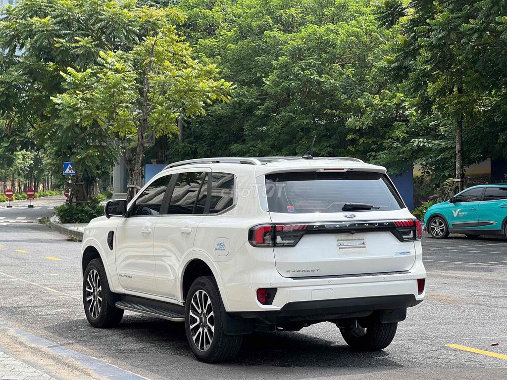 Ford Everest - ảnh 4