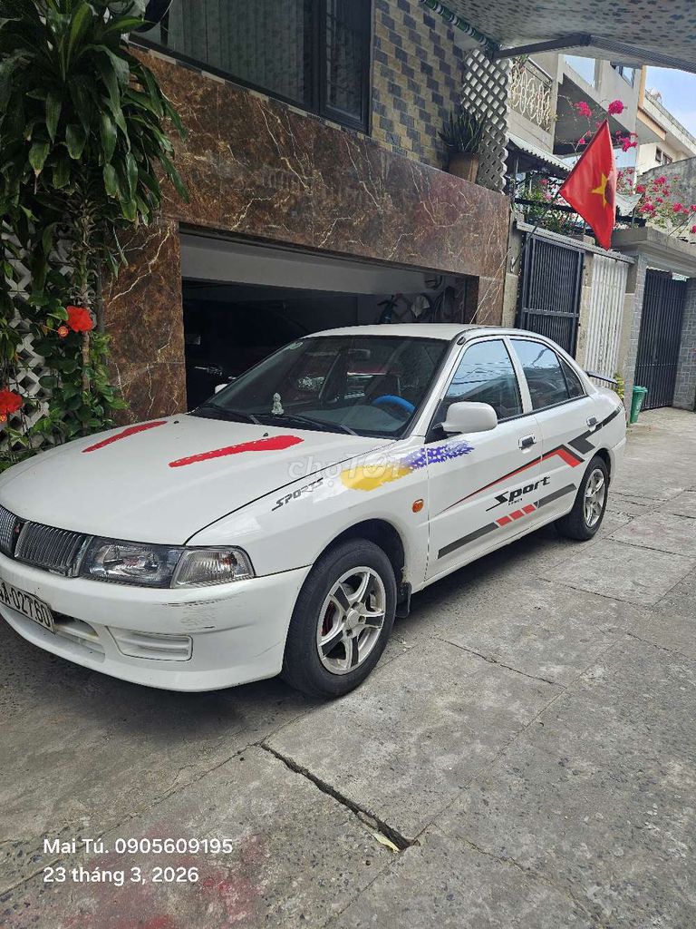 Mitsubishi Lancer 2001 - ảnh 3