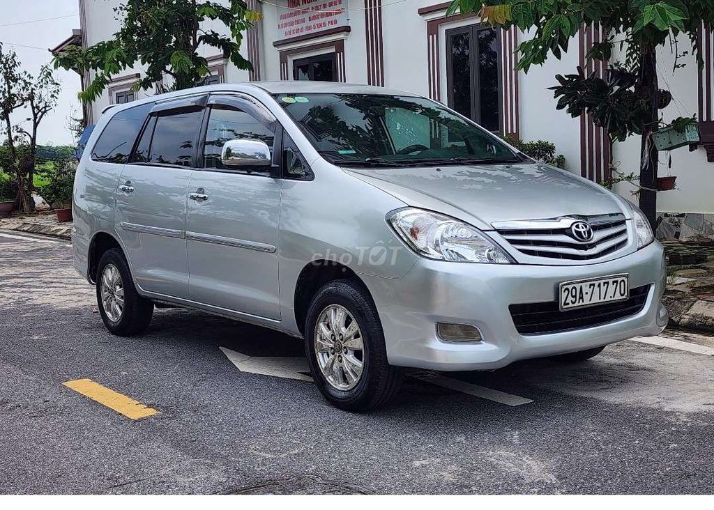Toyota Innova G - ảnh 1