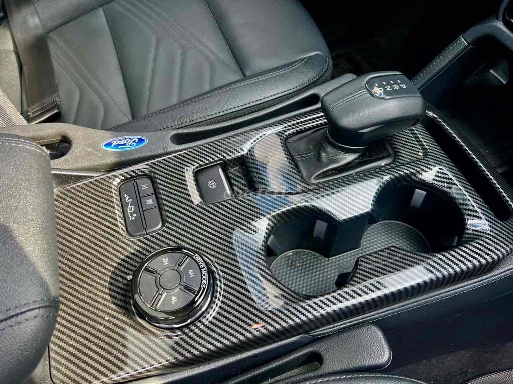 Ford Everest 2025 - ảnh 4