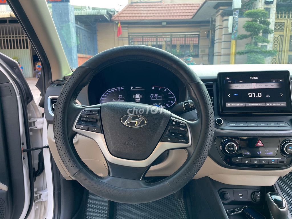Hyundai Accent - ảnh 4