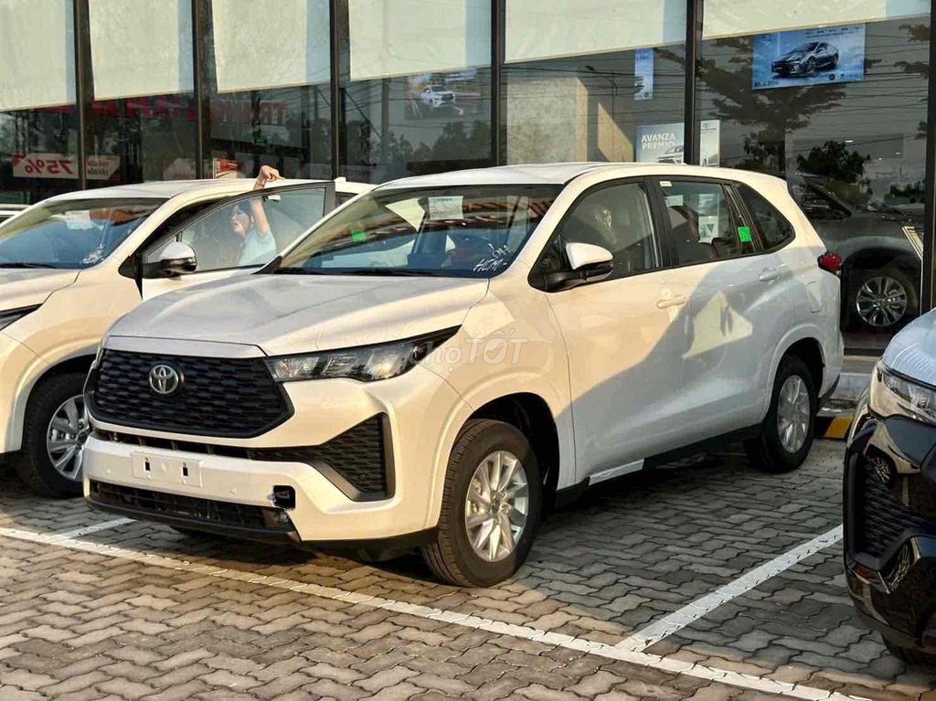 Toyota Innova Cross 2026 - ảnh 1