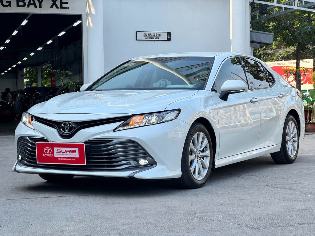 Toyota Camry 2.0E 2021 - ảnh 1
