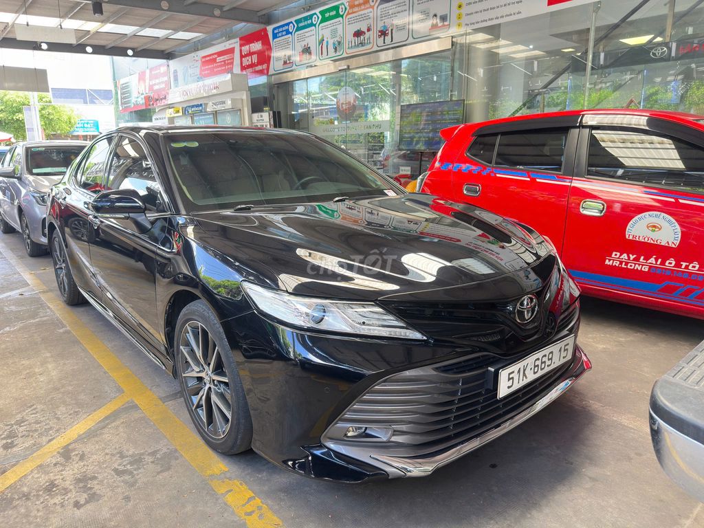 Toyota Camry 2.5Q 2020 - ảnh 1