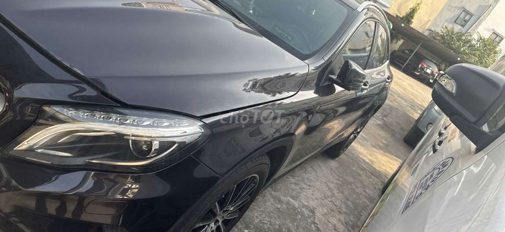 Mercedes-Benz - ảnh 1