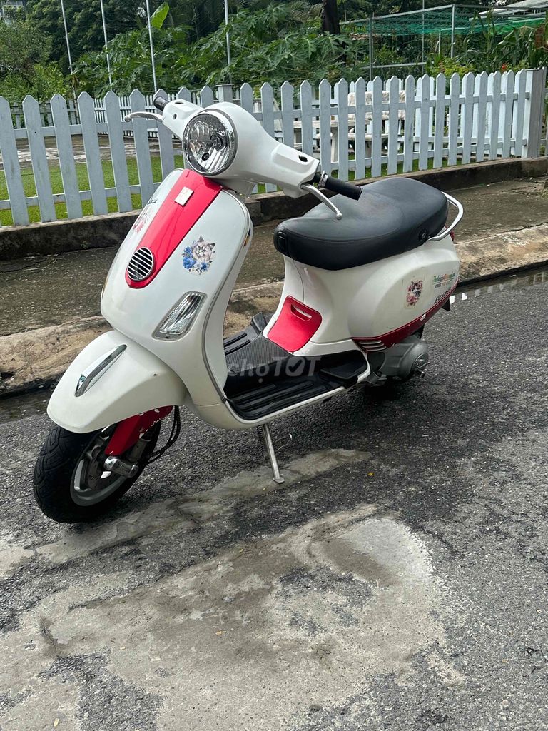 Piaggio Vespa 2011 - ảnh 1