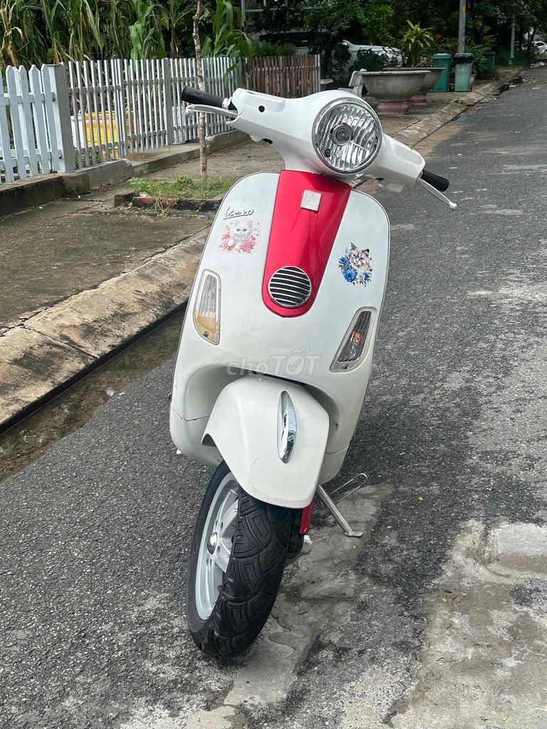 Piaggio Vespa 2011 - ảnh 3
