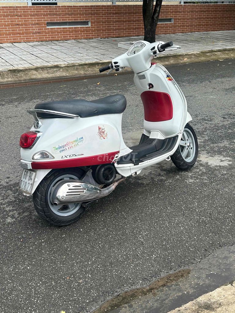 Piaggio Vespa 2011 - ảnh 5