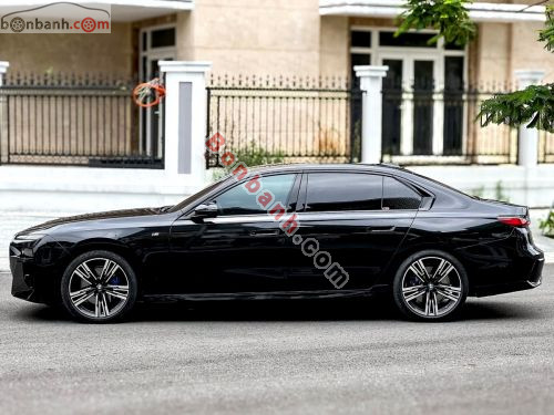 BMW 7 Series 735i M Sport 2023 - ảnh 3