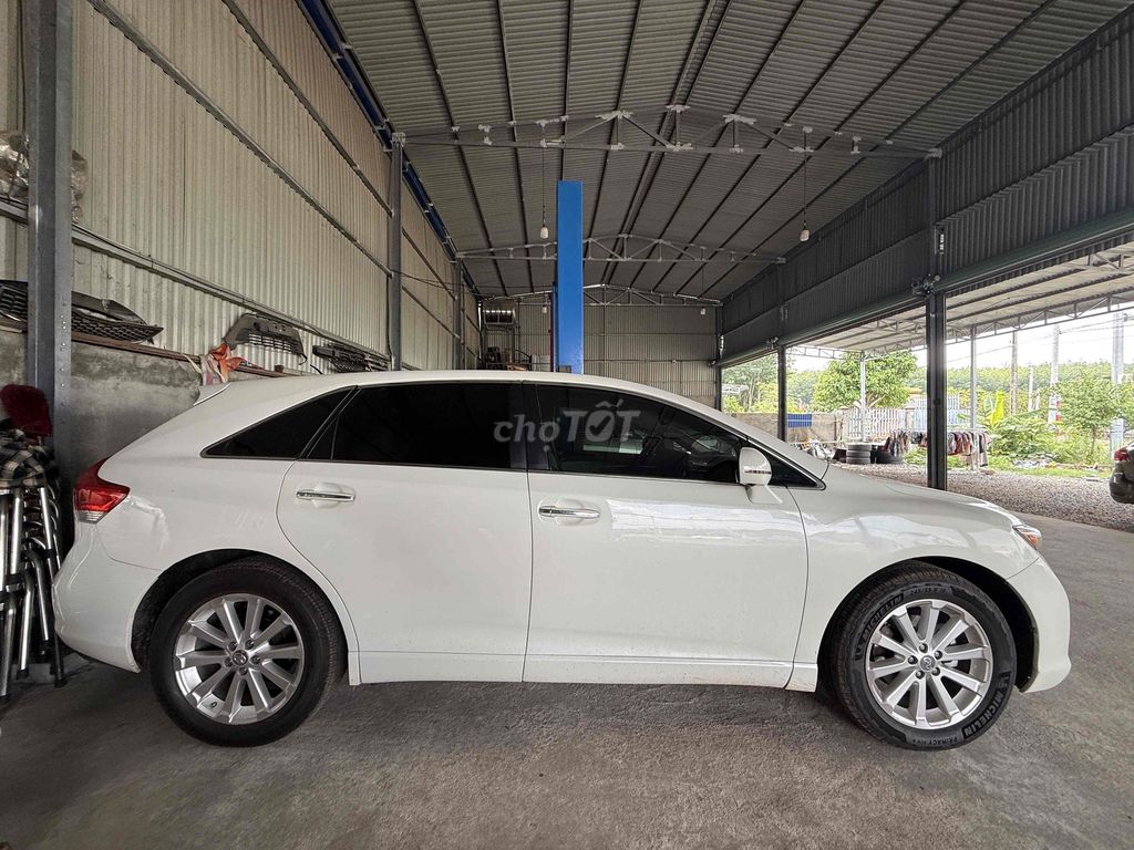Toyota Venza - ảnh 3