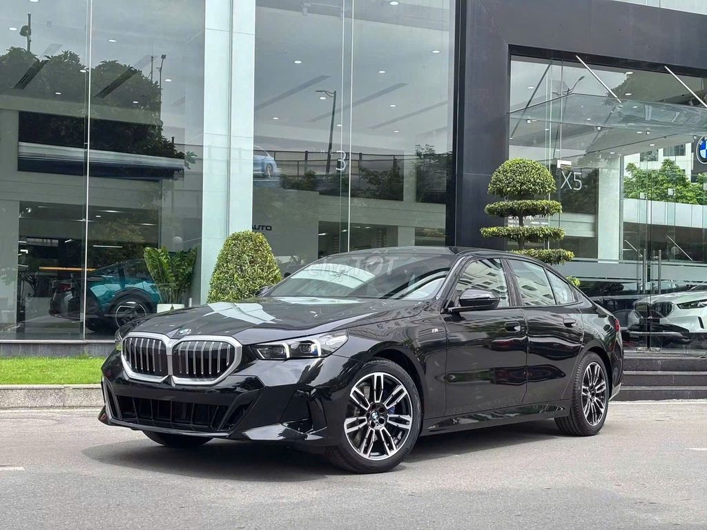 BMW - ảnh 1