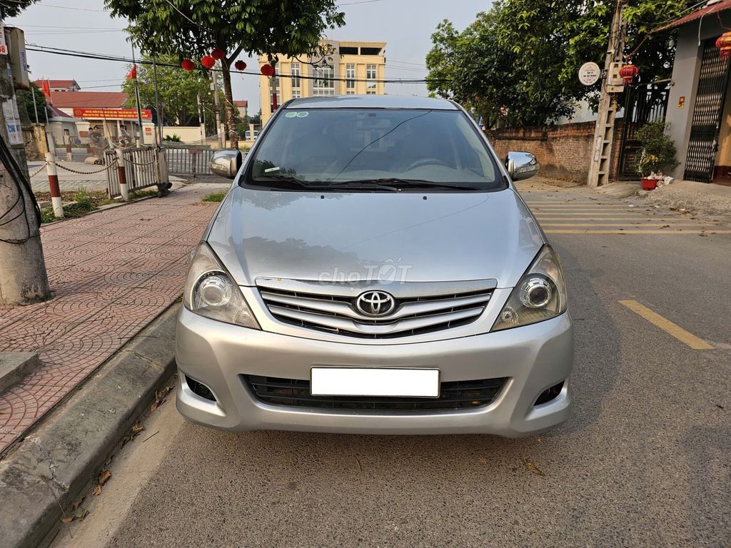 Toyota Innova 2.0G 2011 - ảnh 1