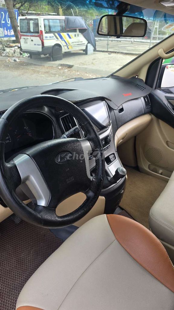 Hyundai Starex - ảnh 4