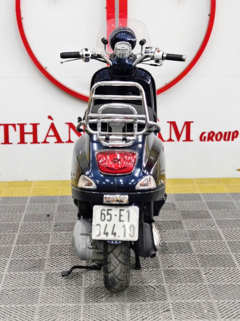 Piaggio Vespa 2013 - ảnh 4
