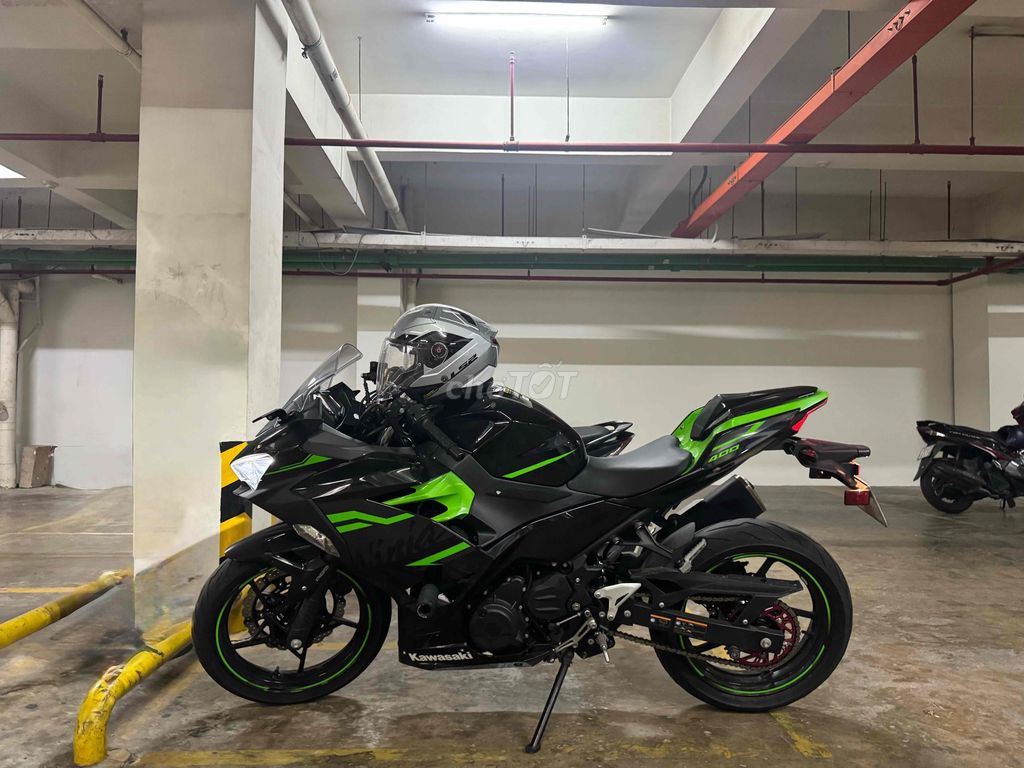Kawasaki Ninja 2022 - ảnh 1