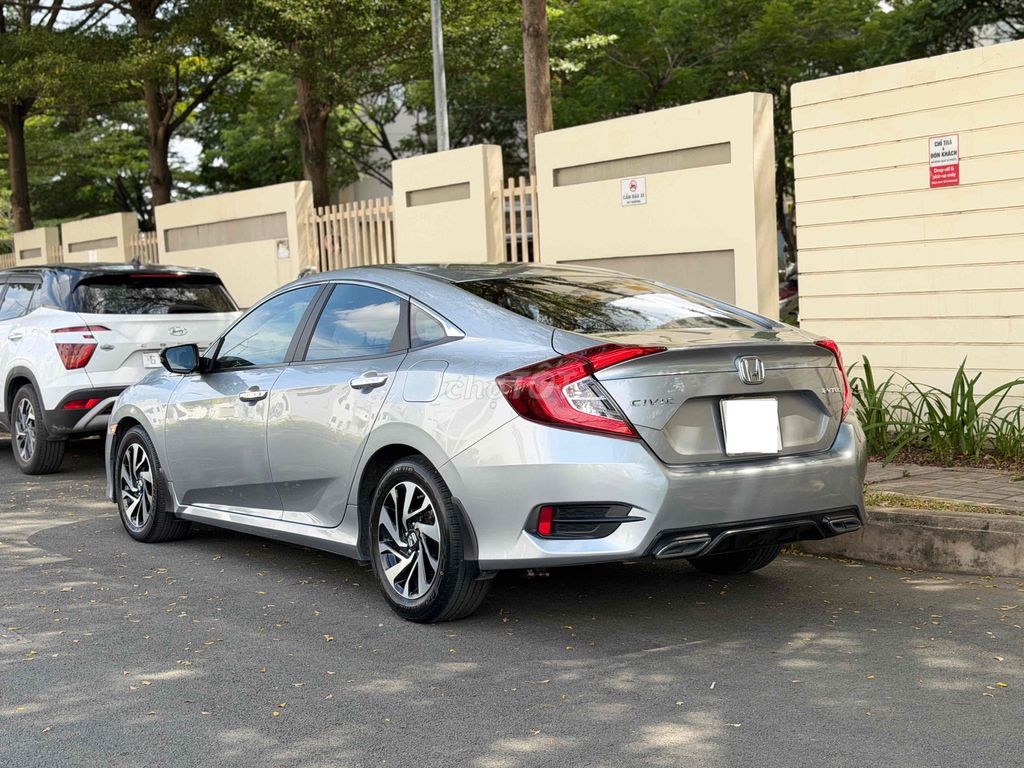 Honda Civic 2018 - ảnh 4