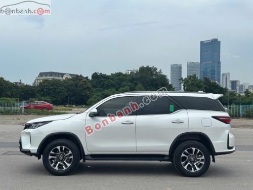 Toyota Fortuner Legender 2.4L 4x2 AT 2022 - ảnh 2