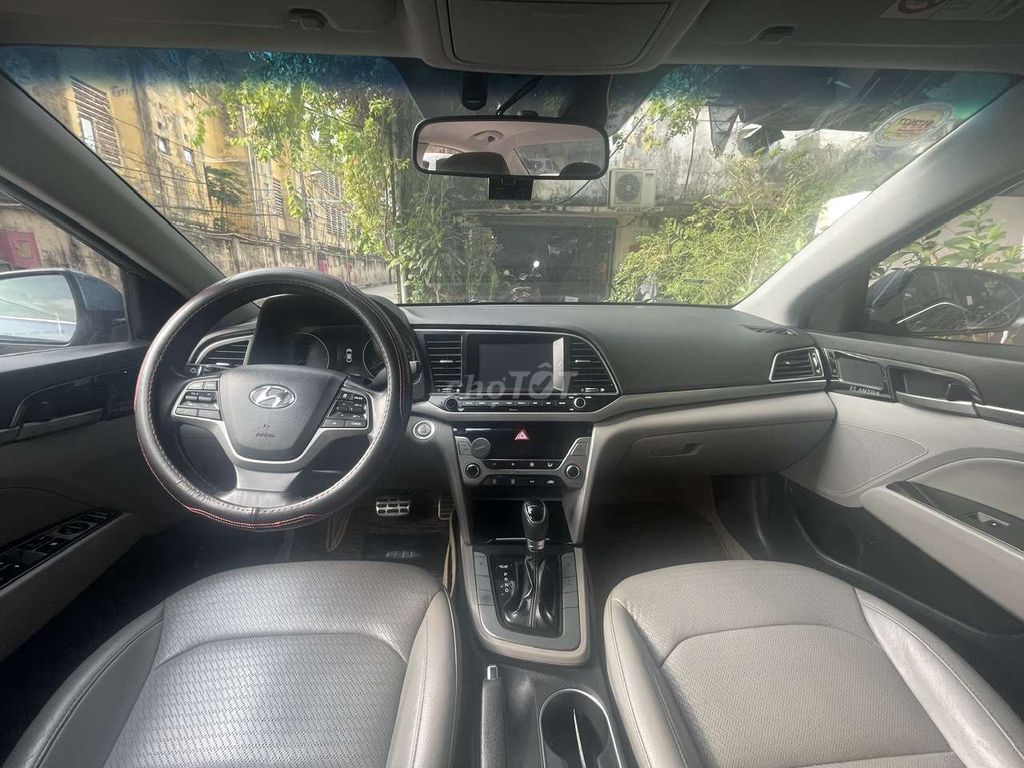 Hyundai Elantra 2016 - ảnh 1