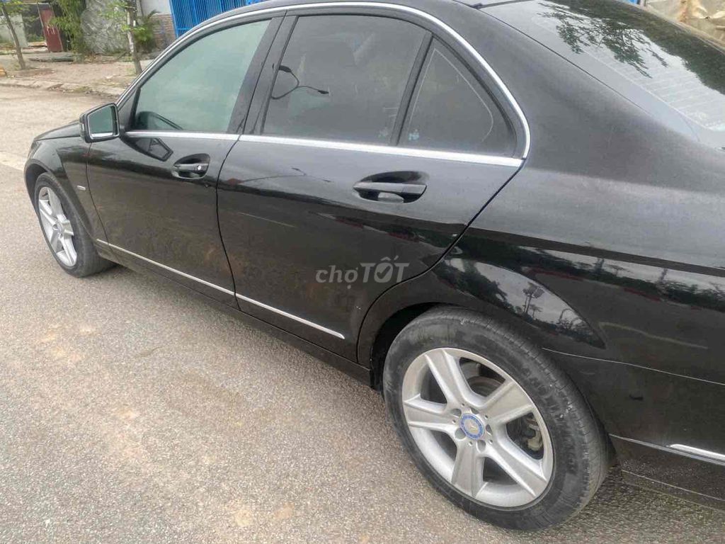 Mercedes-Benz 2010 - ảnh 4