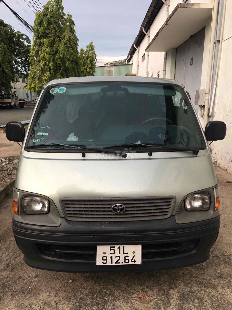 Toyota Hiace 2005 - ảnh 1
