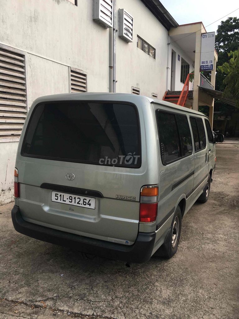 Toyota Hiace 2005 - ảnh 2