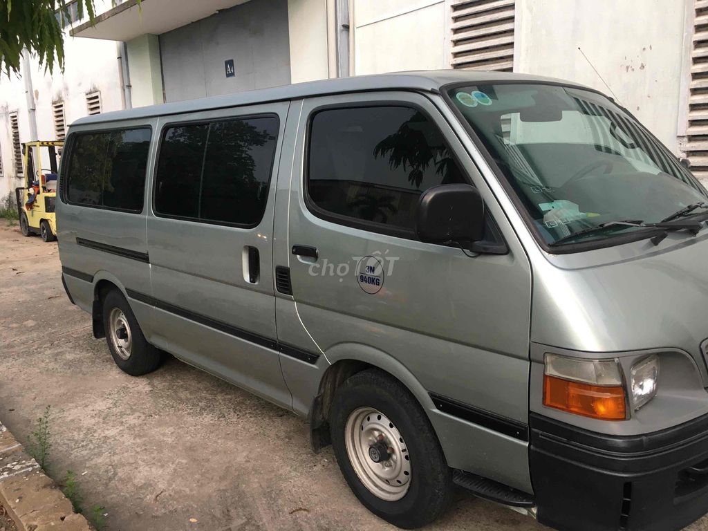 Toyota Hiace 2005 - ảnh 3