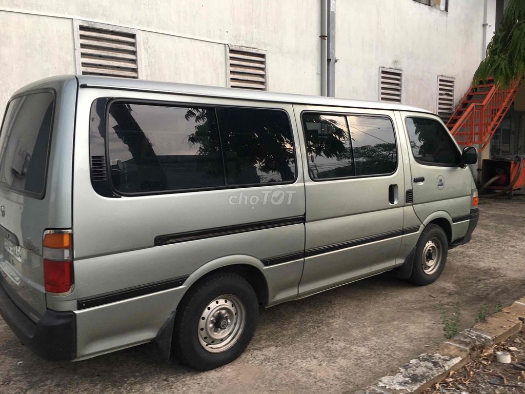 Toyota Hiace 2005 - ảnh 4