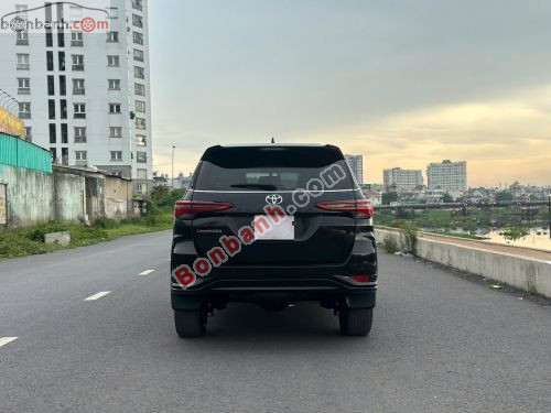 Toyota Fortuner 2.4G 4x2 AT Legender 2021 - ảnh 4