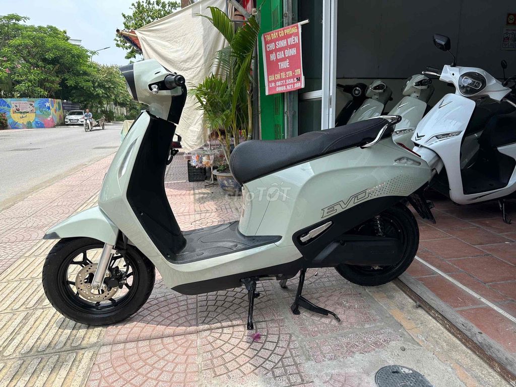 EvoGrand Xanh 2025 - ảnh 2