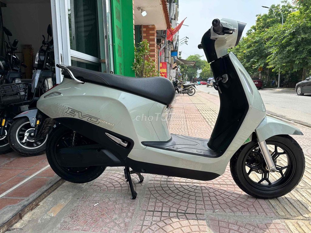EvoGrand Xanh 2025 - ảnh 3