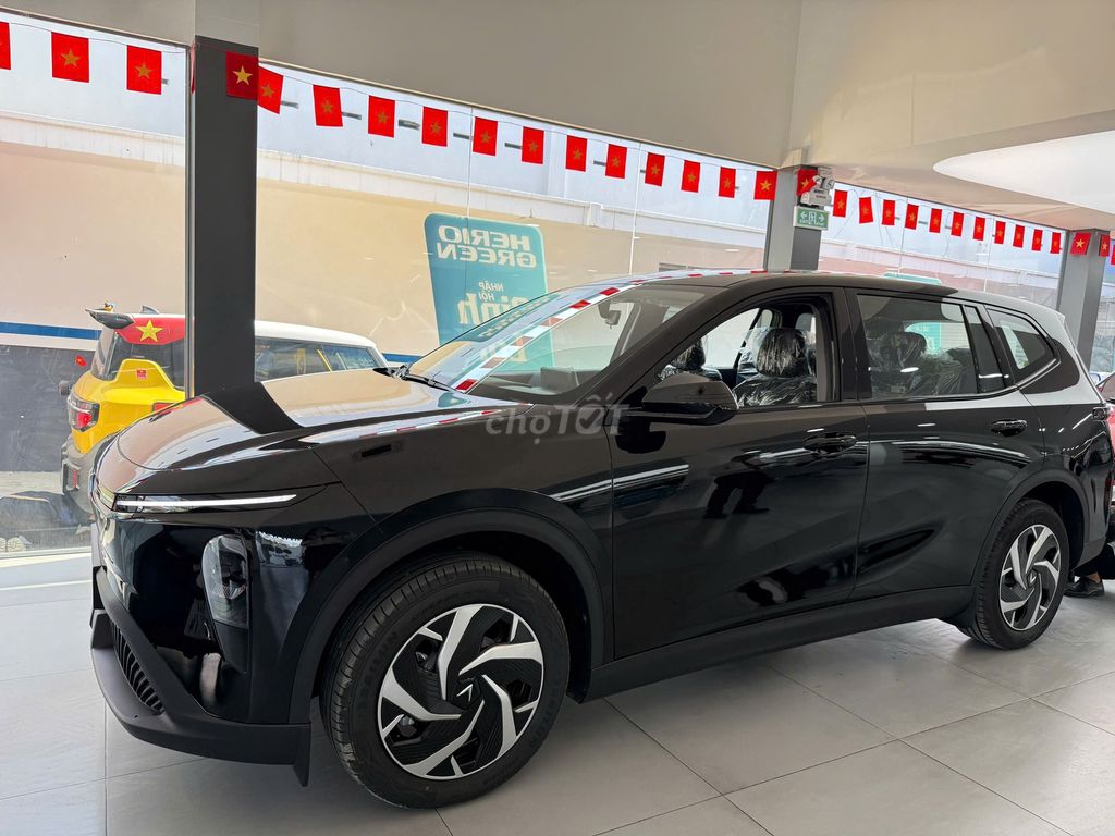 VinFast Limo Green 2025 - ảnh 1