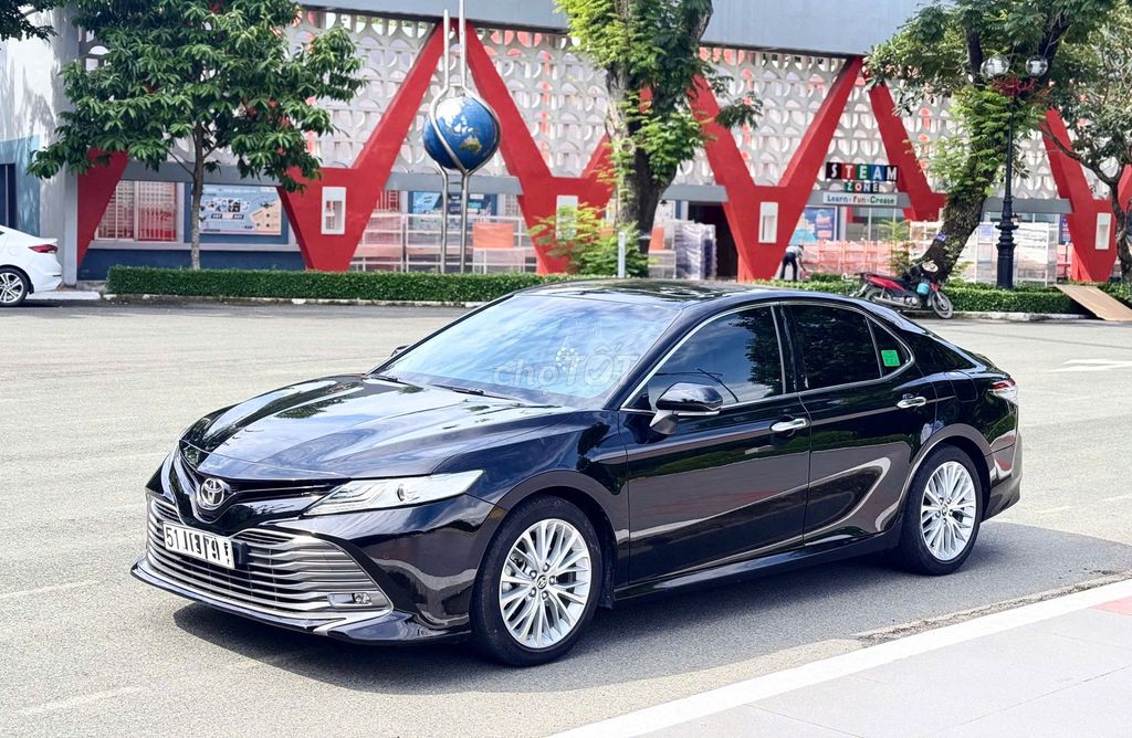 Toyota Camry 2.5Q 2019 - ảnh 2
