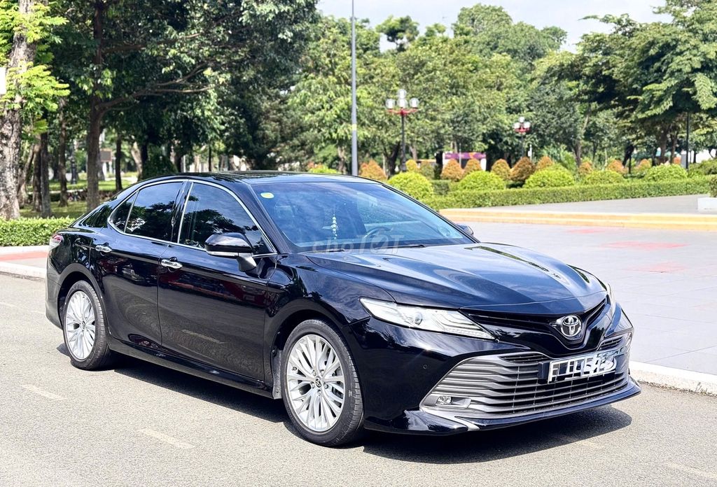 Toyota Camry 2.5Q 2019 - ảnh 3